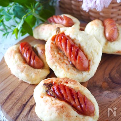 【材料3つ発酵不要】ポリ袋でもっちりお豆腐ウインナーパン