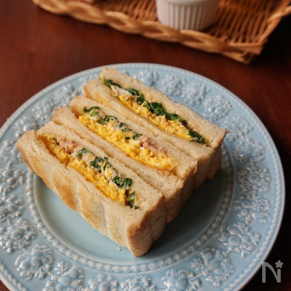 オムレツとほうれん草ツナマヨのホットサンド
