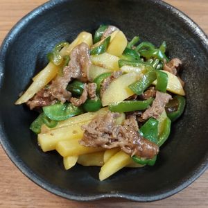 ゆの作ってみた!投稿(【豚肉とじゃがピーマンのオイスター炒め】調味料4つで絶品中華)
