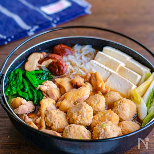 めんつゆでお手軽！鶏団子と鶏肉すき鍋