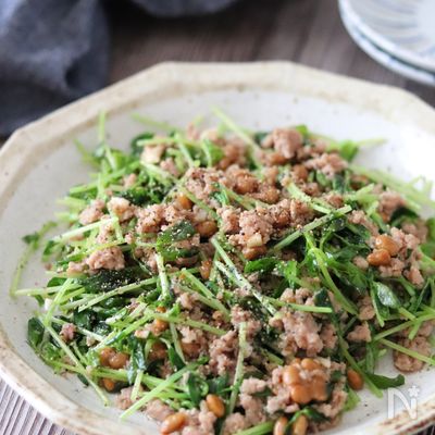 栄養満点やみつきおかず♡豆苗と納豆とひき肉のオイスター炒め