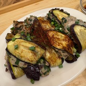 まなの作ってみた!投稿(【とろ旨ナス餃子】ひと口目で旨み爆発…！)