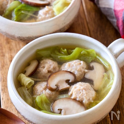 れんこん入り鶏だんごとキャベツのしょうがスープ
