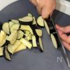 【夏休みランチに大活躍！】アレンジ自在な「ナスミート炒め」の工程1