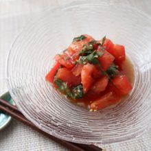 【トマトと大葉のさっぱりサラダ】じゅわっとごま油香る♪