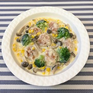 𝔂𝓾𝓶𝓲🍓の作ってみた!投稿(はんぺん団子のクリーム煮♩包丁不要！ワンパン！ボリューミー)