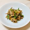 yuriの作ってみた!投稿(豚バラごぼうとにらのにんにく醬油炒め【作り置き】)