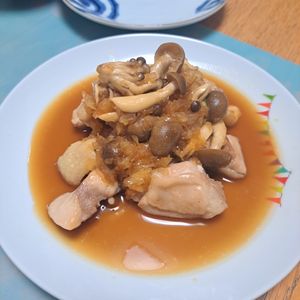 まるおの作ってみた!投稿(ご飯がすすむ!きのこと玉ねぎの和風ソースチキン)
