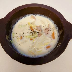 にゃんこさん🐱の作ってみた!投稿(ほっこりおいしい♡白菜とソーセージのコク旨豆乳スープ)