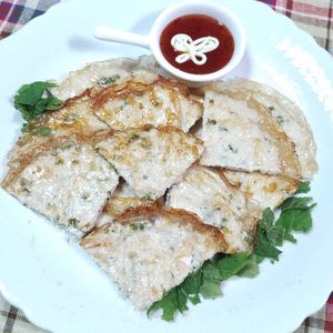 M＊Pの作ってみた!投稿(もどす手間なし簡単♡ライスペーパーで鶏ひき肉と大葉の挟み焼き)