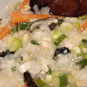 乳酸菌の作ってみた!投稿(【鶏ときのこのたまご雑炊】ご飯１杯で２人分♡疲れた胃腸に♬)