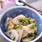 切って混ぜるだけ！長芋とネギの梅肉おかか和え