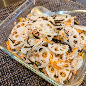あやきょの作ってみた!投稿(簡単！【デリ風れんこんサラダ】抱えて食べたくなる♪)