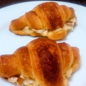 オレンジの作ってみた!投稿(混ぜてはさむだけ♡絶品すぎるクロワッサンツナチーズメルト)