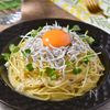 しらすと卵黄の柚子胡椒ワンパンパスタ│白だしの旨味凝縮！