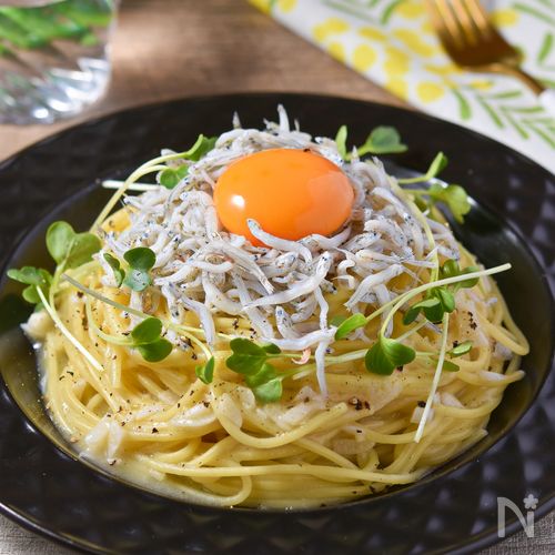 しらすと卵黄の柚子胡椒ワンパンパスタ│白だしの旨味凝縮！