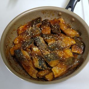 みふりーもの作ってみた!投稿(ご飯泥棒すぎる♩鯖のごま照り焼き)