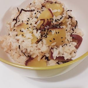 1バーバミーの作ってみた!投稿(ほっこり甘じょっぱい♩【塩昆布バターさつまいもご飯】)