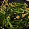 菜の花とベーコンと卵のガーリック炒めの工程3
