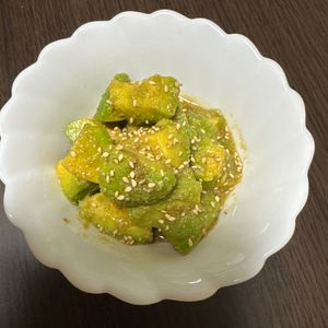 973586の作ってみた!投稿(1分で出来る《漬けマグロ風♡アボカドサラダ》)