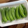 【一瞬で無くなる!】簡単レンチン♪スナップえんどうナムルの工程1