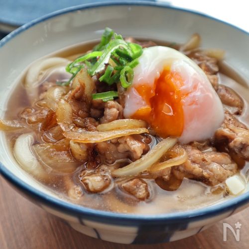 神コスパ!温玉のせ肉うどん♪