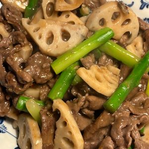 quintacoの作ってみた!投稿(『牛肉とアスパラとれんこんの中華炒め』食感楽しむ♡春おかず♪)