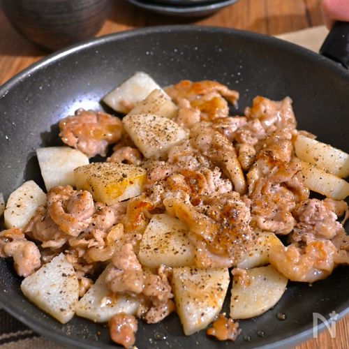 ワンパンで！豚こまと長芋のめんつゆ炒め