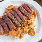【まるで鉄板焼き屋】ガーリックステーキライス