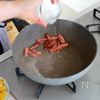 フライパンひとつで簡単◎爽やかレモンクリームパスタの工程1