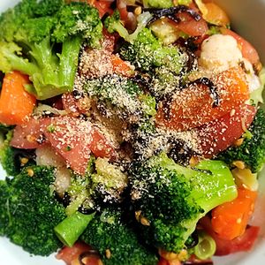 猫の作ってみた!投稿(【痩せたきゃこれ食っとけ!】ブロッコリーとトマトの塩昆布和え)