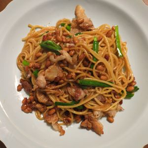 たりおの作ってみた!投稿(納豆嫌いもよろこぶ！納豆とニラのこんがり醤油焼きそば)
