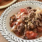 レンジでうま味たっぷり！トマトと牛肉のオイスタソース煮