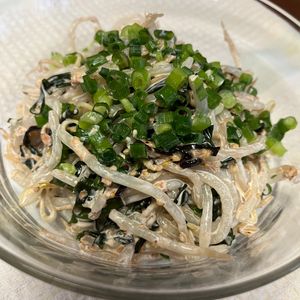 iko298130の作ってみた!投稿(水っぽくならない！もやしとわかめのおかか塩昆布マヨサラダ)