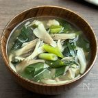 小葱と舞茸わかめの味噌汁