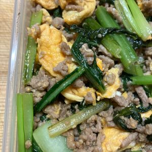 ここあの作ってみた!投稿(【小松菜とひき肉のとろ卵炒め】#節約 #野菜たっぷり)