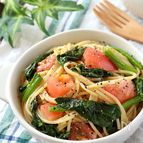 主食にも！ほうれん草とトマトのスパサラ