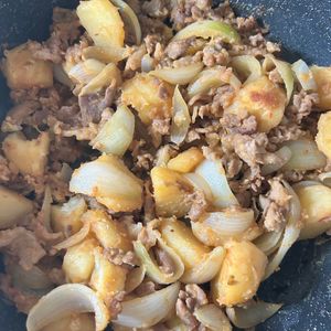 ぎずもの作ってみた!投稿(じゃがいもと豚肉のピリ辛味噌炒め)