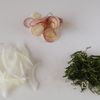 新玉ねぎとみょうがの揚げ出し豆腐の工程2