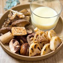 秋の味覚を楽しむ♡【香ばしきのこのチーズフォンデュ】