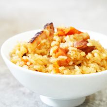 簡単！すき焼のたれで『ベーコントマトの炊き込みご飯』