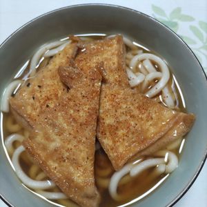 KUMIKOの作ってみた!投稿(我が家の【きつねうどん】簡単ジュ～シ～♡)