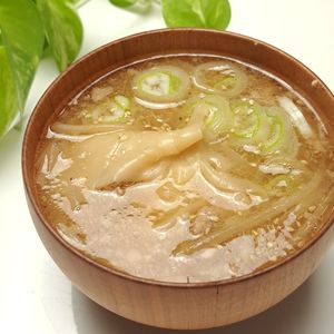 とのちゃまの作ってみた!投稿(ツルんと美味しい☆簡単！包まないワンタンスープ)