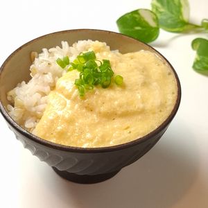 とのちゃまの作ってみた!投稿(たまごかけご飯が変身♪『長芋とろろご飯』)