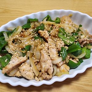 ナムディの作ってみた!投稿(【ご飯がすすむ♡︎豚こまピーマンの甘辛味噌炒め】お弁当にも)
