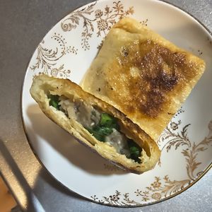 ミナの作ってみた!投稿(【もやしとニラの油揚げ餃子】簡単節約おかず♡おつまみにも◎)