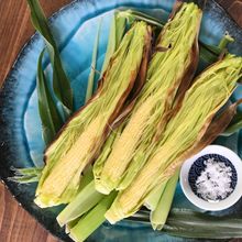 初夏の楽しみ!鞘付きヤングコーンの蒸し焼き