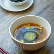 なすと枝豆の味噌汁