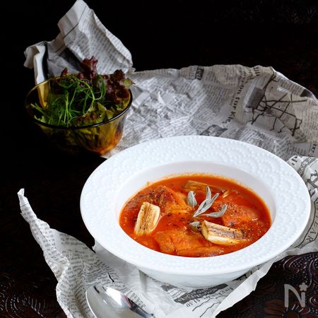 超こんがり 焼きネギと鶏もも肉のトマトスープ By 西井千里 ち Sun レシピサイト Nadia ナディア プロの料理家のおいしいレシピ