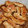 【柔らかくジューシー!】鶏むね肉の甘辛ごまだれ炒めの工程3